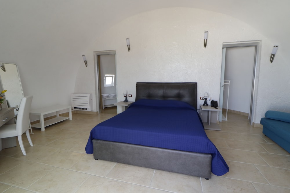 Superior Room, 1 Double Bed, Non Smoking, Sea View photo 3