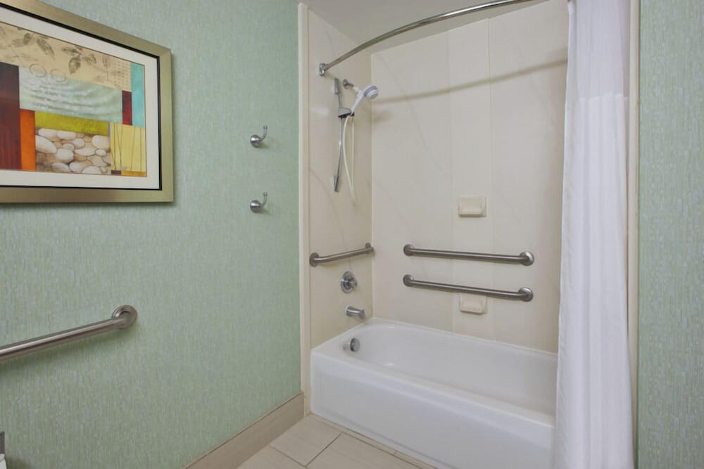 Standard Room, 2 Queen Beds Accessible Tub photo 3