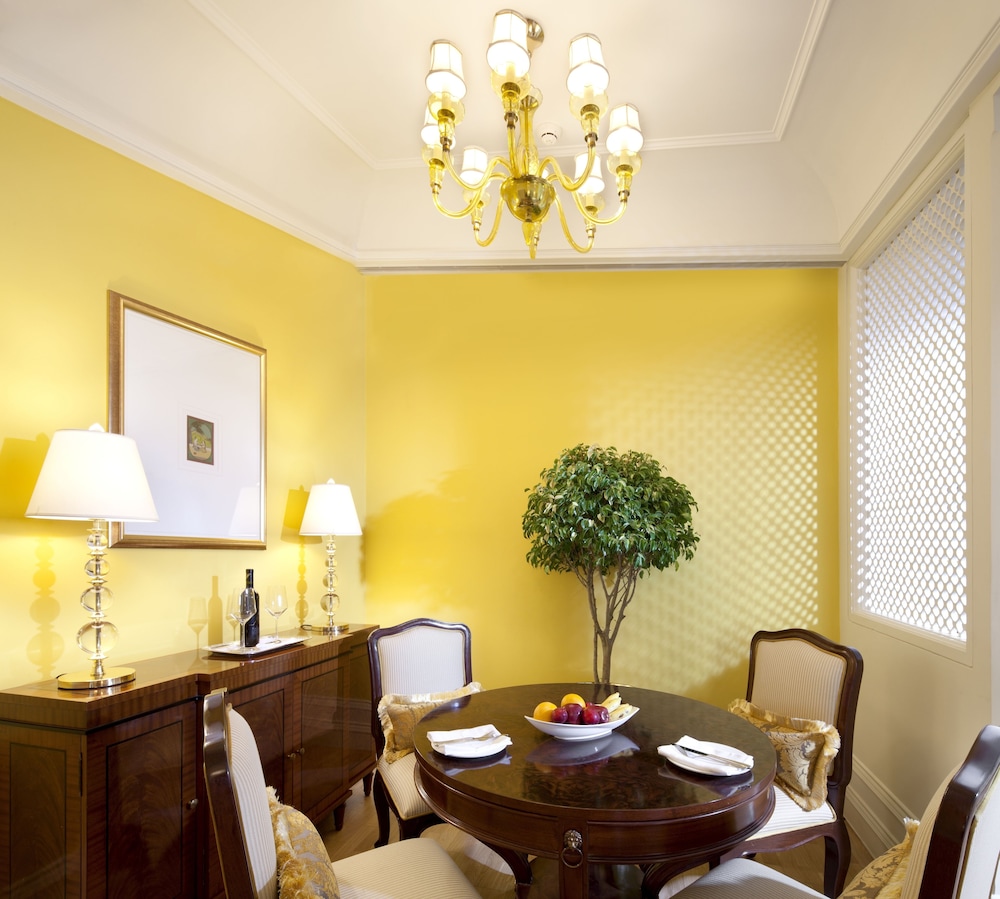 Executive Suite, 1 Bedroom, City View (King Bed) photo 1