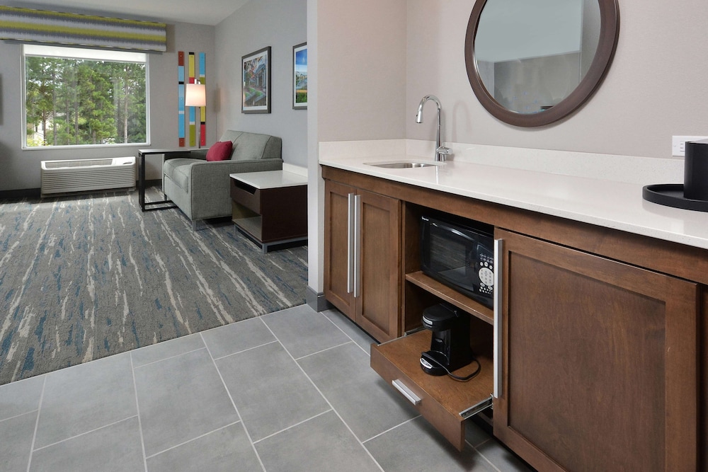 Suite, 2 Queen Beds, Accessible, Bathtub (Refrigerator) - Photo 5