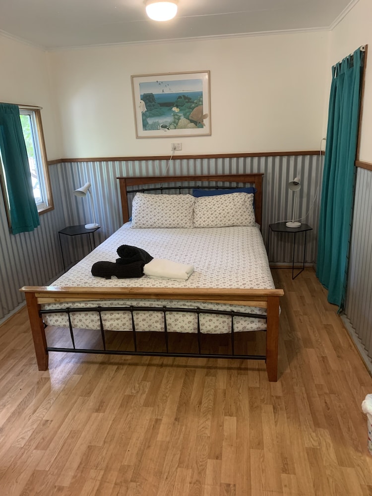Room, 1 Queen Bed photo 1