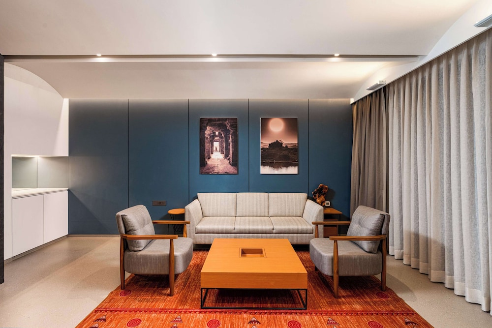 Villa, 4 Bedrooms - Photo 2