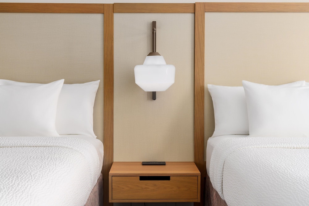 Room, 2 Double Beds (Mobility/Hearing Access, Roll-In Shwr) - Photo 3