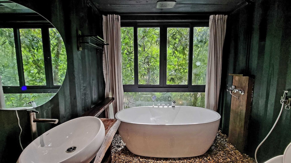 Classic Bungalow, Lake View photo 3