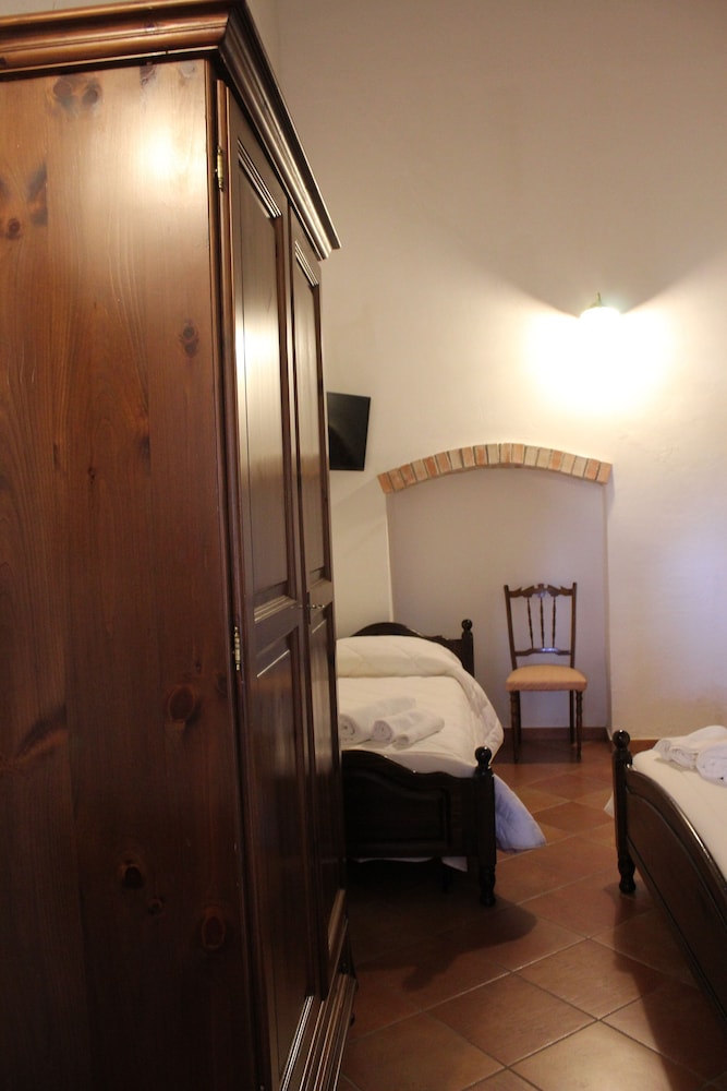 Traditional Triple Room photo 2
