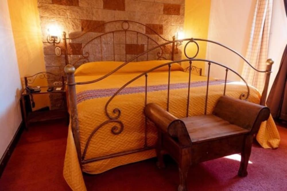 Deluxe Suite, 1 King Bed with Sofa bed, Non Smoking photo 1