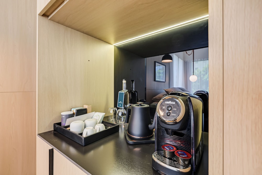 Premium Suite, City View, Corner