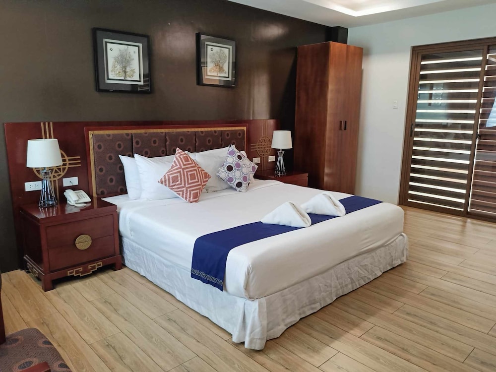 Premium King Room, Bathtub