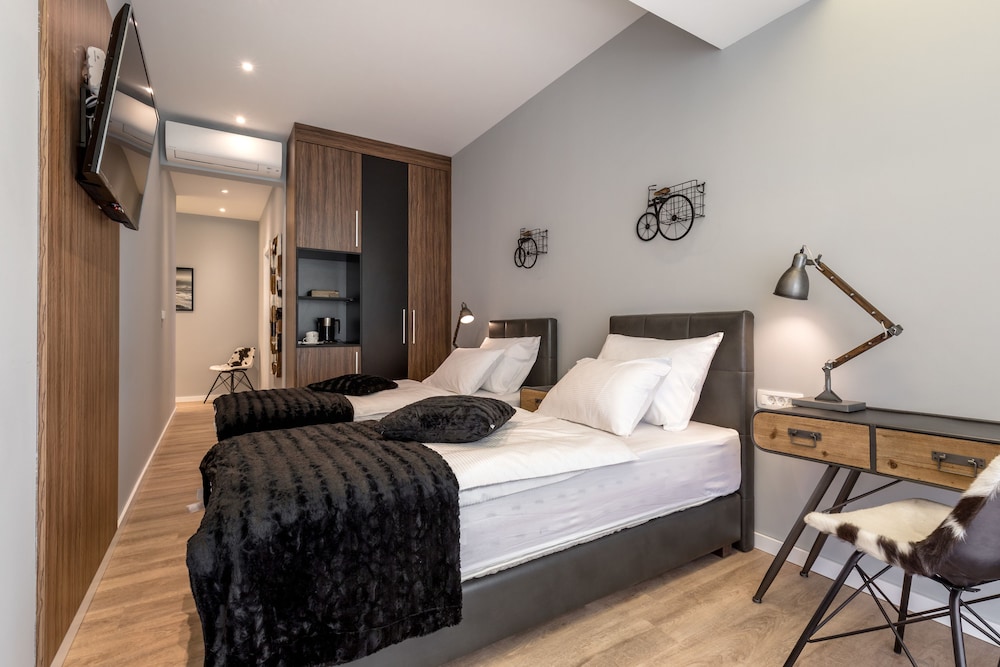 Luxury Room (Grevillea)
