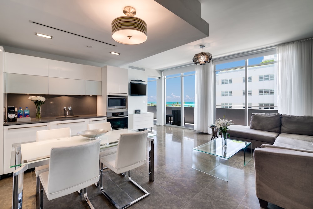 One Bedroom Penthouse with Rooftop Terrace - Photo 1