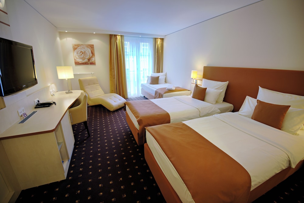 Comfort Triple Room