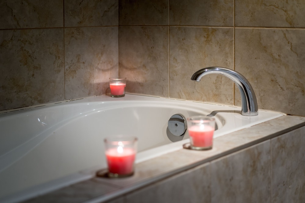 Luxury Suite, 1 Bedroom, Jetted Tub photo 3