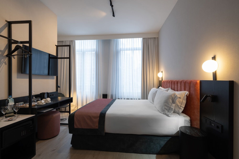 Premium Double Room Single Use photo 3
