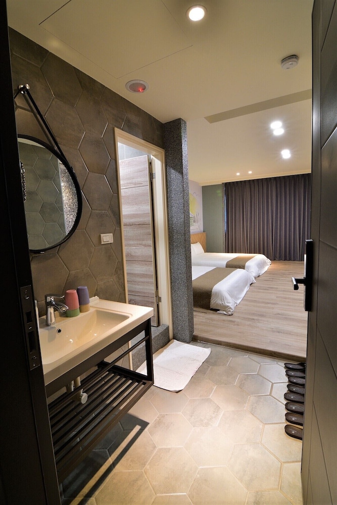 Deluxe Quadruple Room photo 2