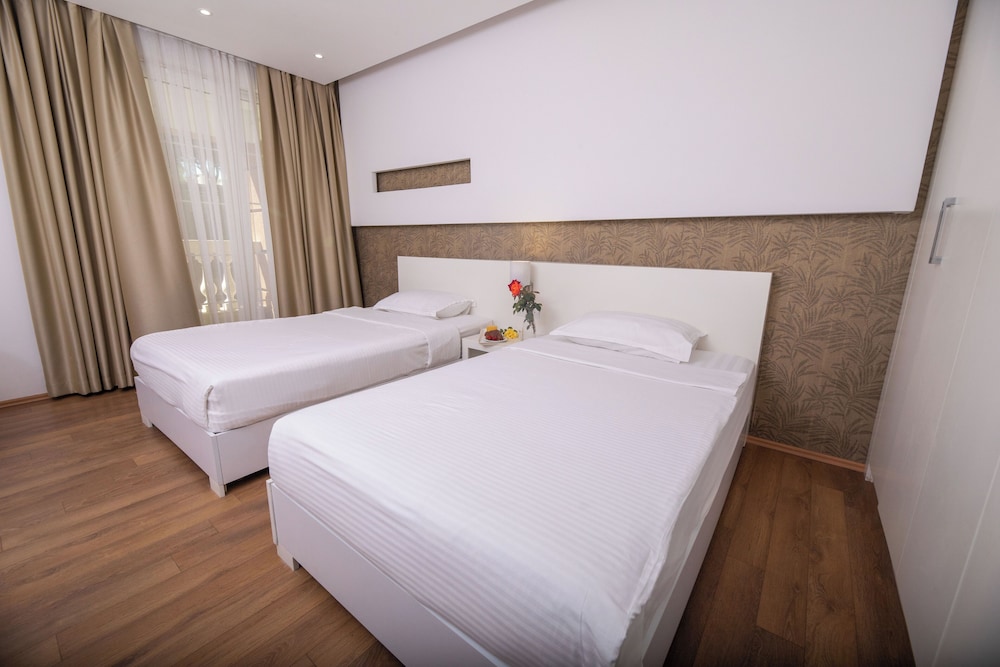 Superior Room, Garden View