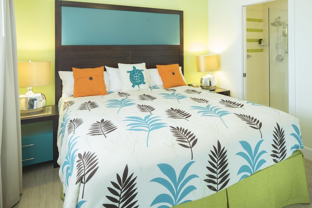 Suite, 2 Bedrooms, Pool View, Poolside photo 3