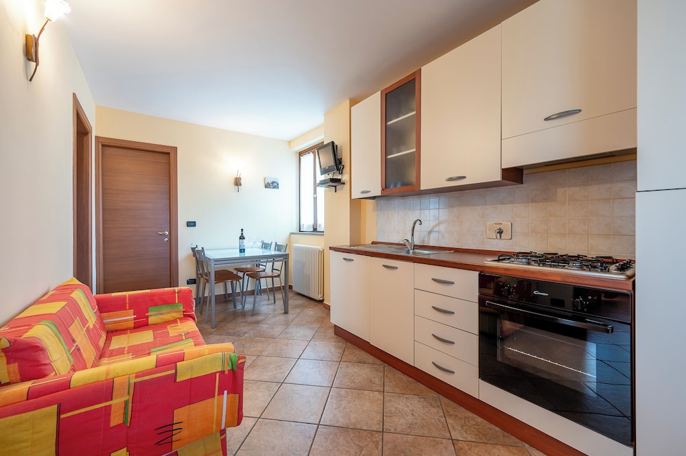 Apartment, 2 Bedrooms, Patio, Ground Floor photo 2