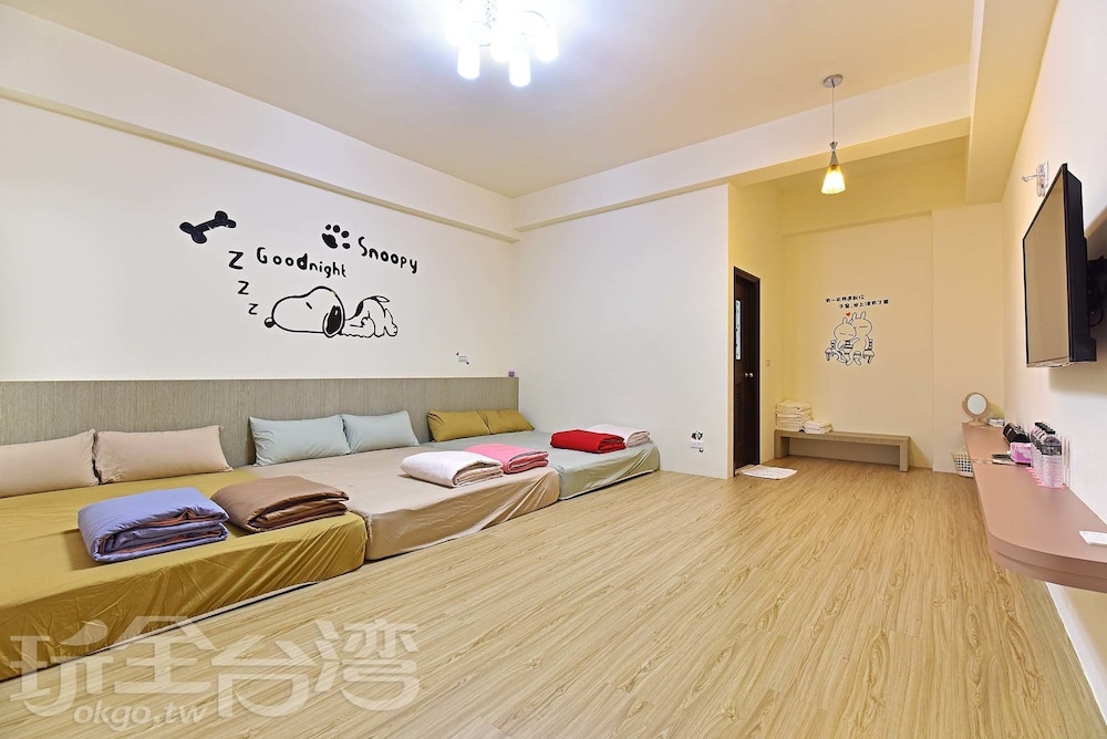 Family Room ( run of house) photo 2
