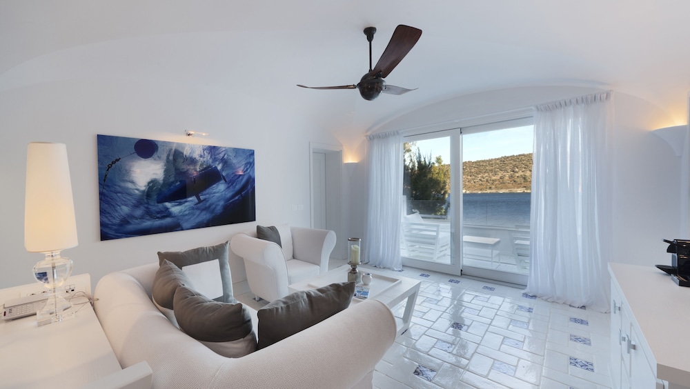 Executive Suite, Sea View