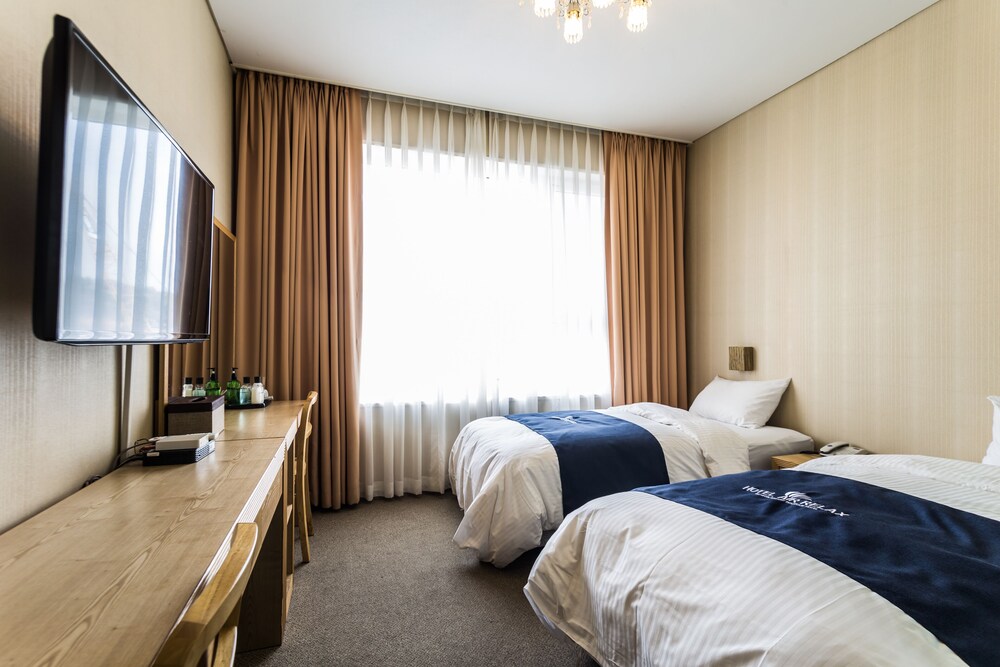 Standard Twin Room, 2 Twin Beds, Non Smoking, City View photo 2