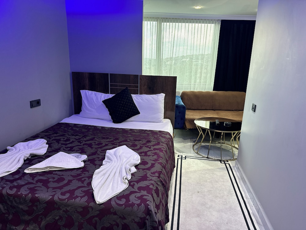 Standard Double or Twin Room photo 1