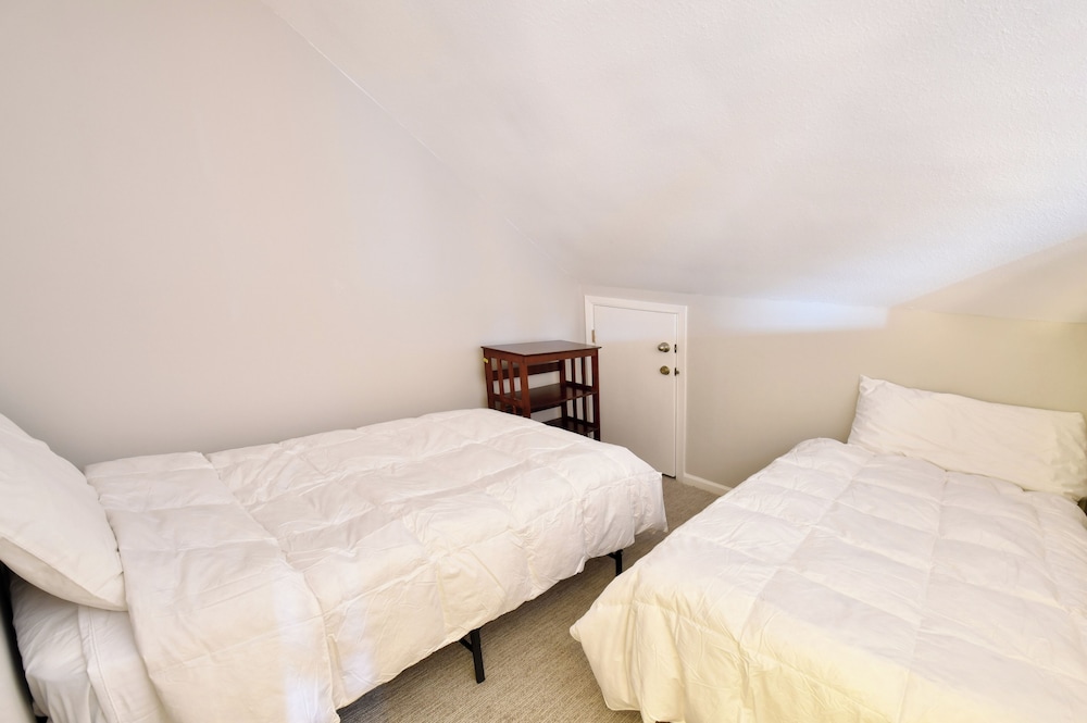 Superior Condo, Mountain View