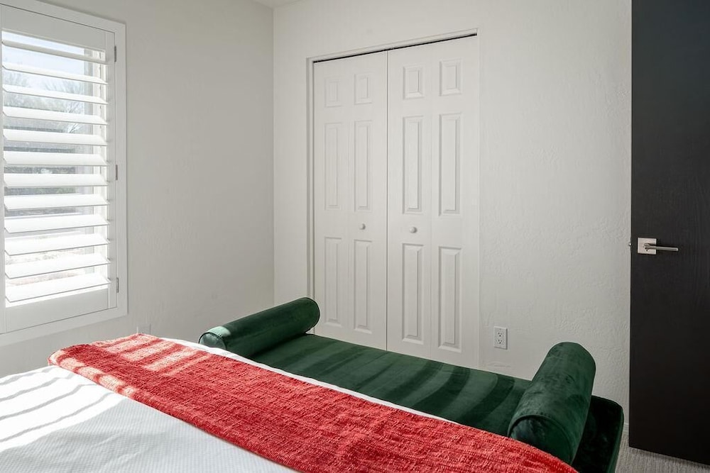 Redfield - Colorful Ranch Home - Must Visit, 사진 17