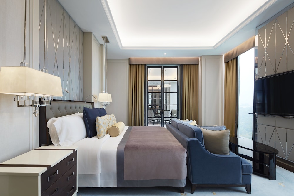 Presidential Suite, 1 King Bed (View) photo 2