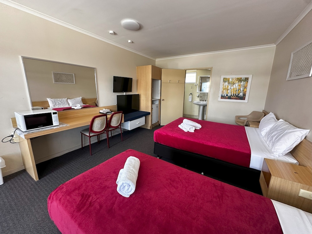 Standard Twin Room (Upstairs) photo 1