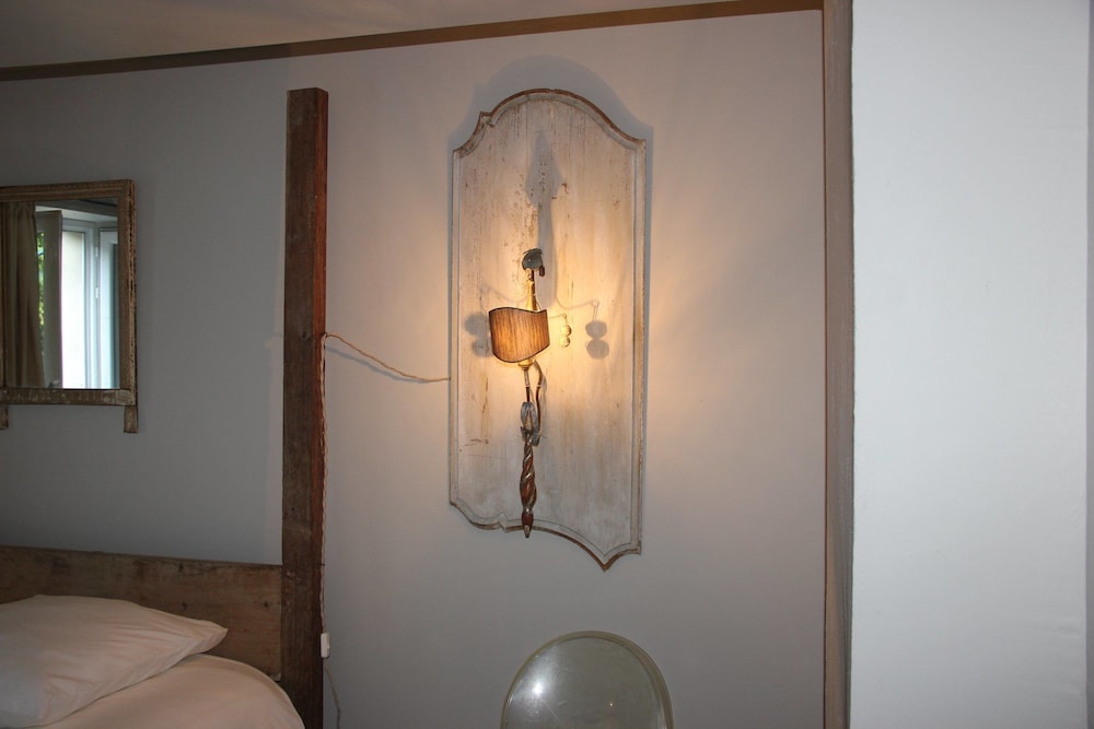Double Room (Vaux Le Vicomte) photo 3