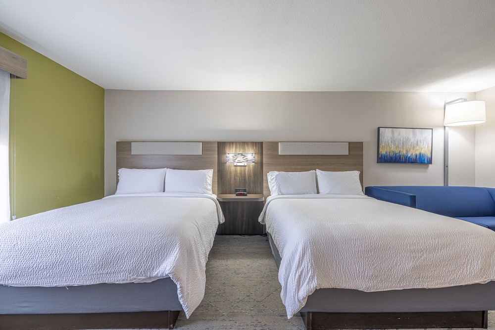 Suite, Multiple Beds (Extra Floor Space) - Photo 3
