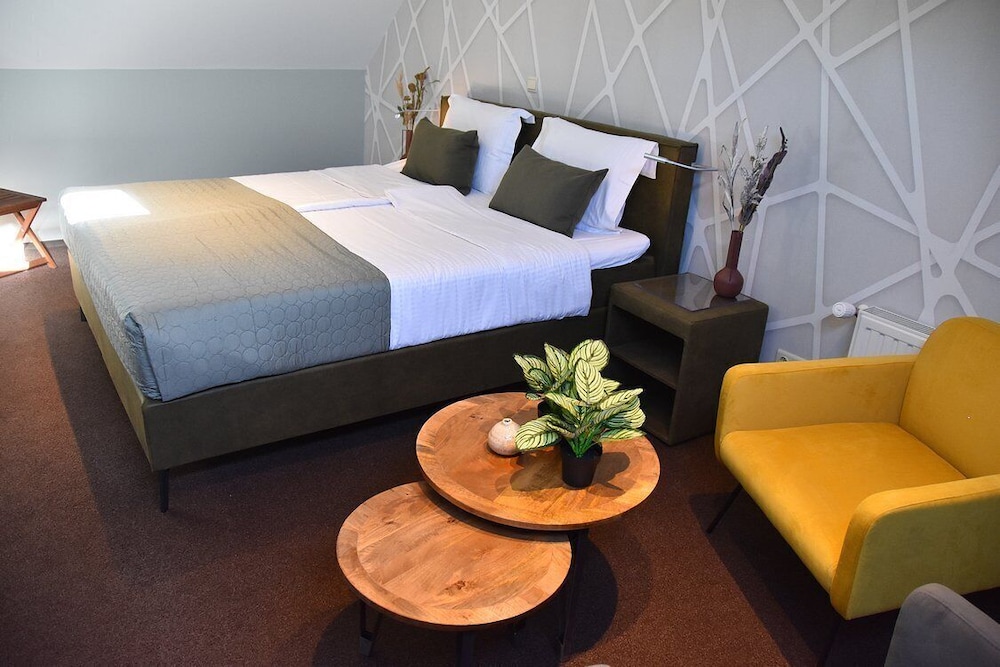 Comfort Double Room, 1 King Bed, Bathtub