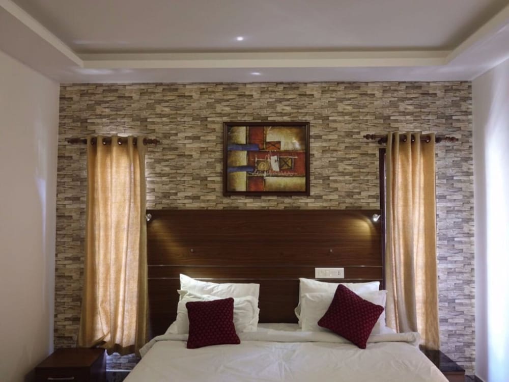 Standard Double Room, 1 King Bed, Accessible, Ground Floor photo 3