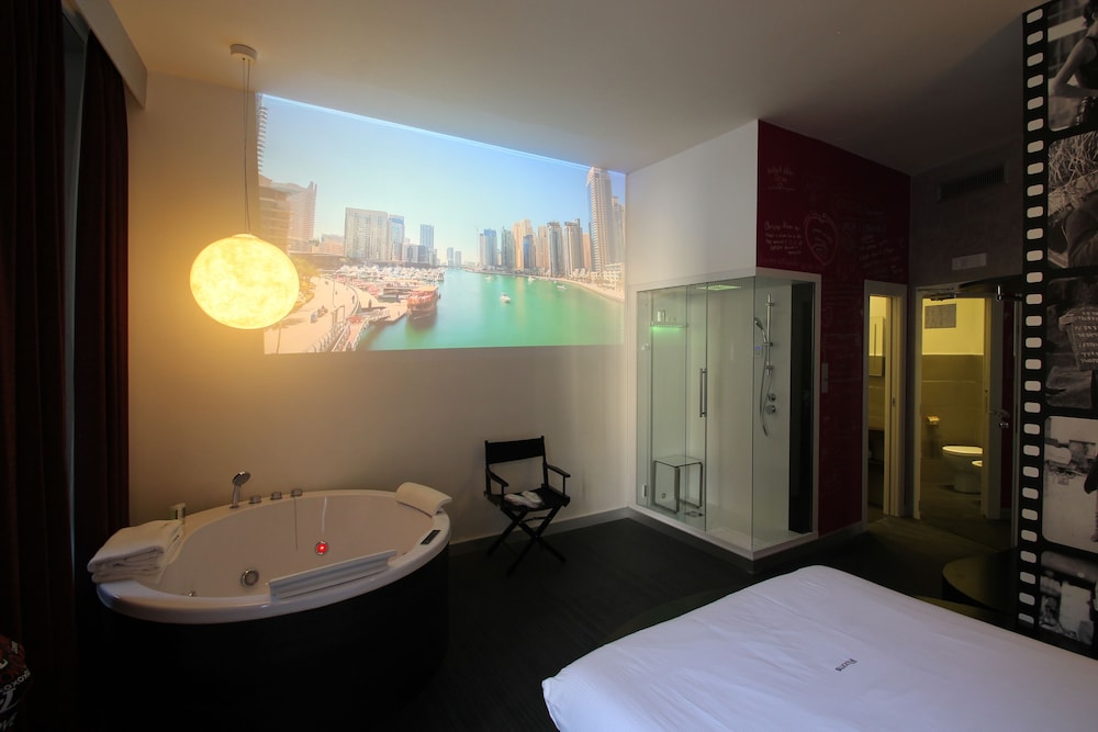 Deluxe Double Room, Jetted Tub