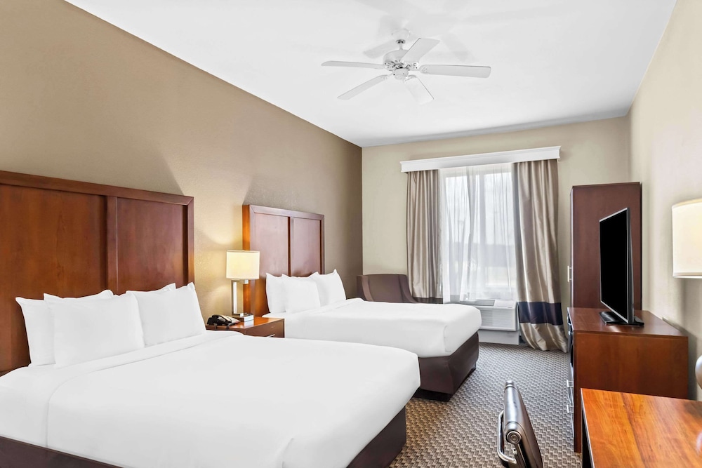Suite, Multiple Beds, Non Smoking - Photo 3