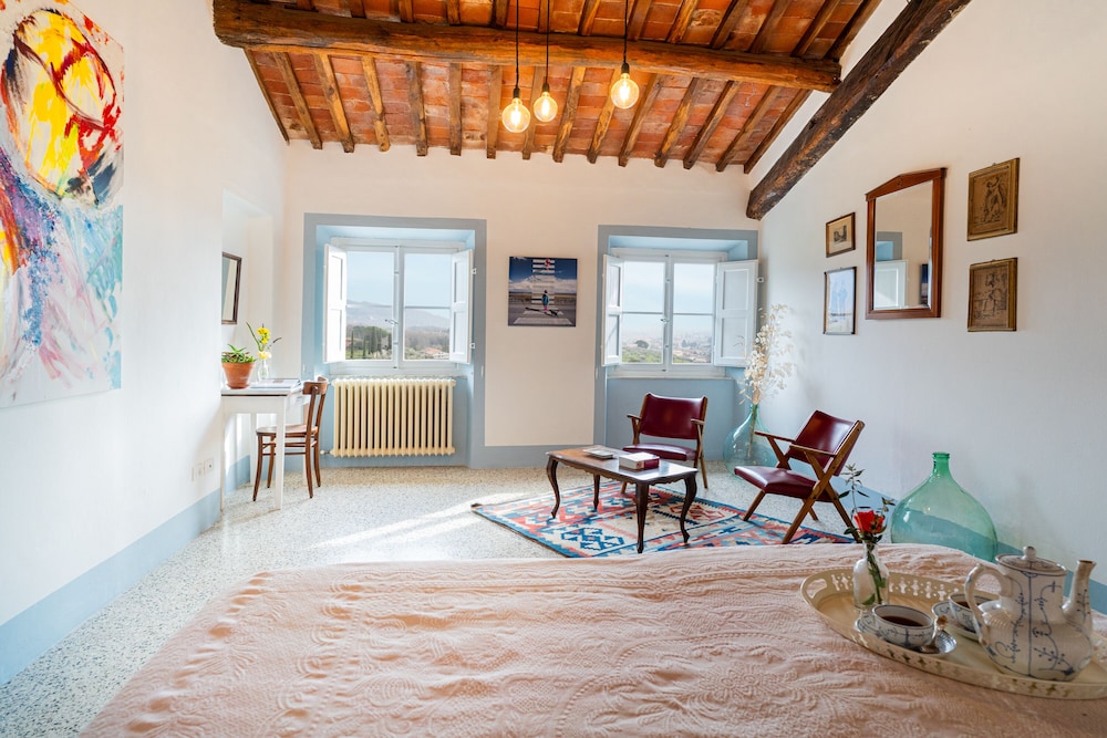 Deluxe Double Room, 1 King Bed, Hill View photo 3