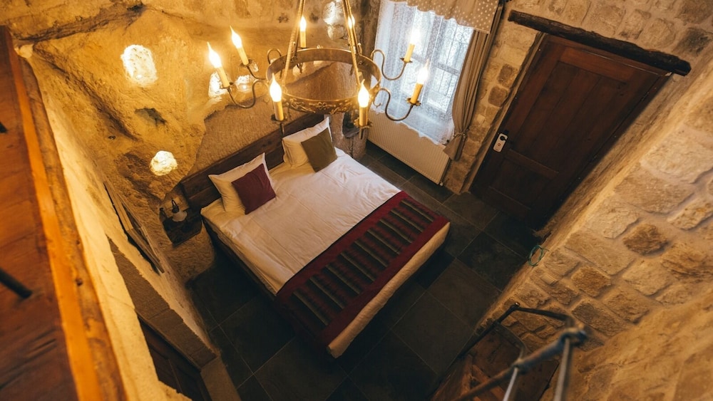 Deluxe Room - Photo 8