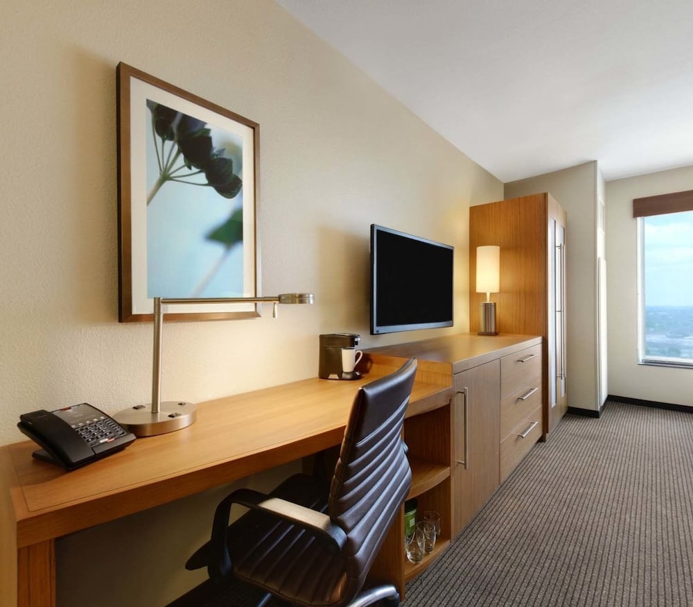 Room, 1 King Bed, City View (Boardroom Suite) photo 1