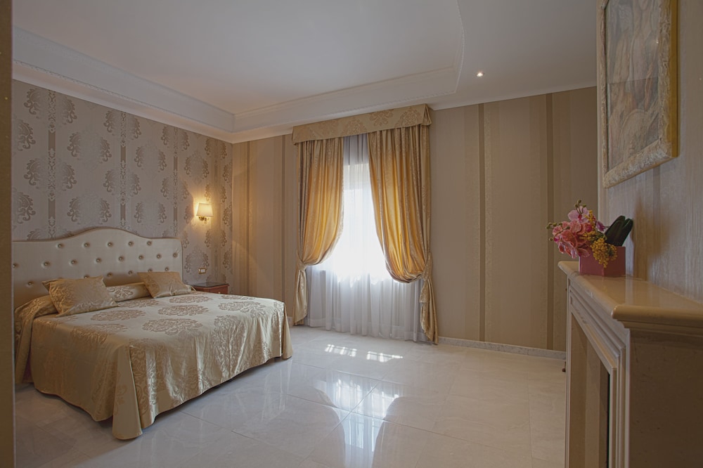 Superior Double or Twin Room photo 1