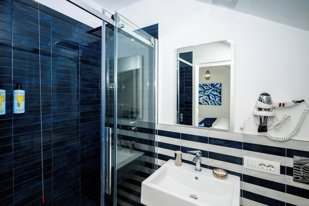 Classic Double Room, 1 Bedroom, Terrace, Sea View - Photo 5