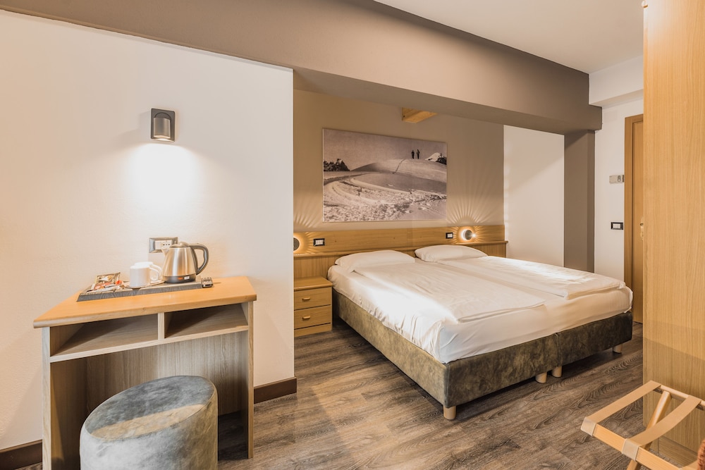 Standard Double or Twin Room, 2 Twin Beds photo 2