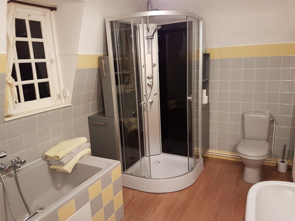 Suite, 2 Bedrooms photo 2