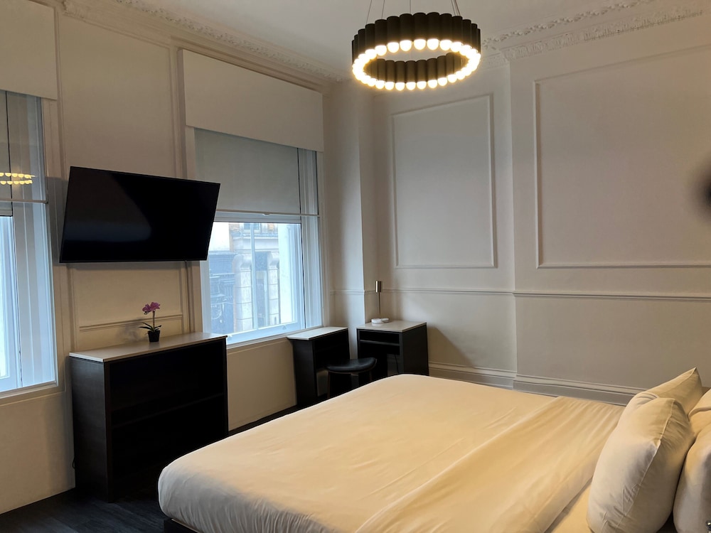Junior Suite Room