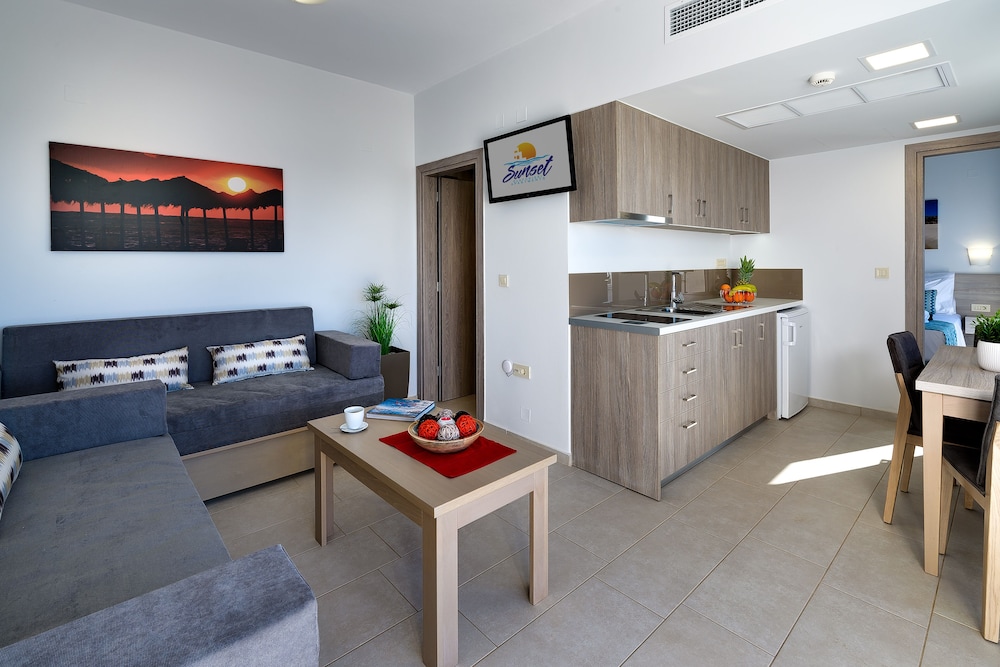 Basic Apartment - Photo 2