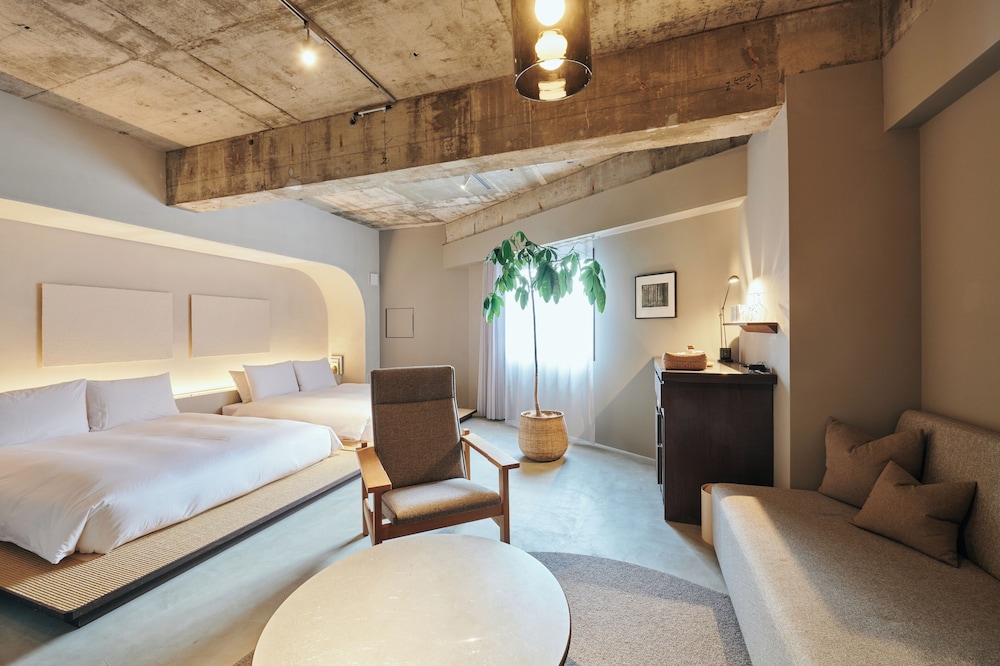 Superior Room, 2 Queen Beds photo 3
