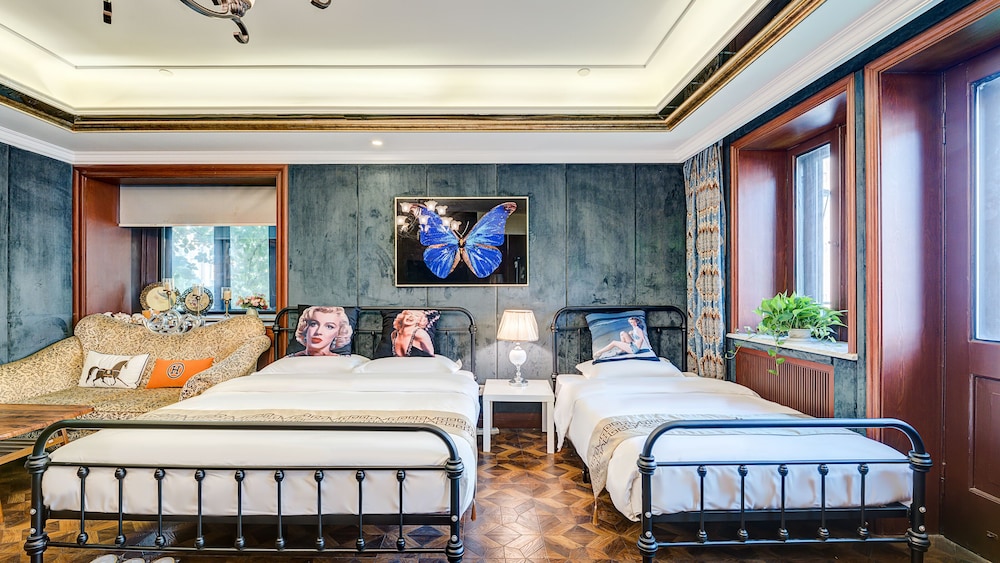 Deluxe Room (Mainland-Chinese Citizen Only) photo 2