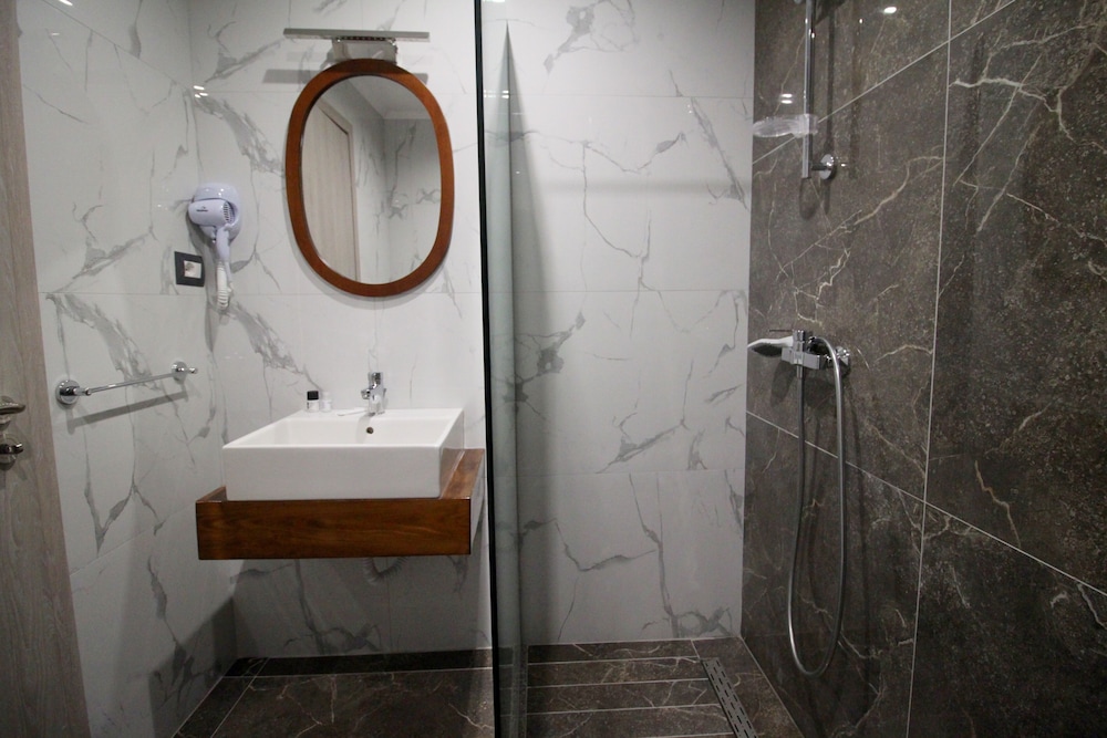 Double or Twin Room photo 3