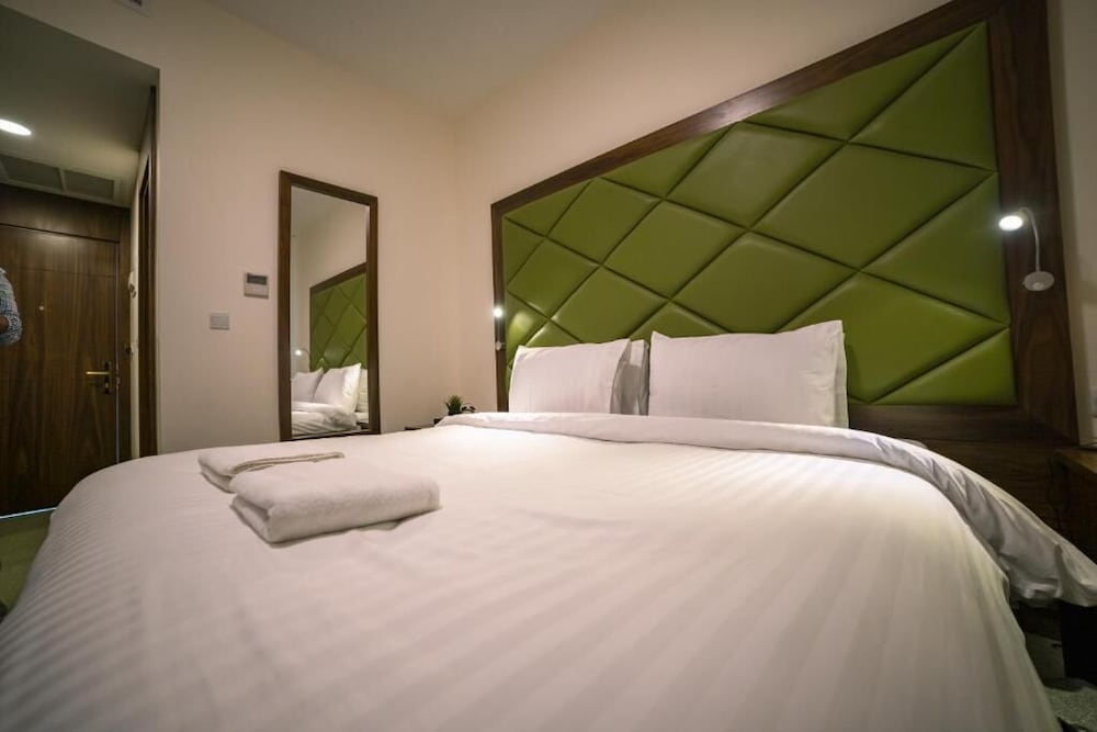 Deluxe Double or Twin Room, 1 Bedroom - Photo 8