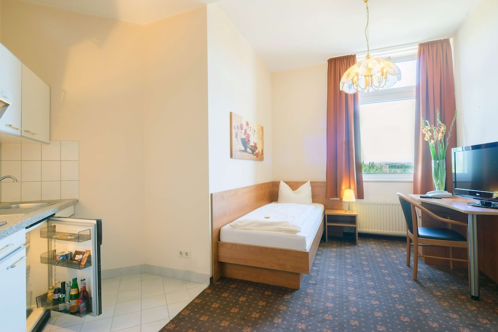 Standard Room, 1 Twin Bed, Kitchenette - Photo 1