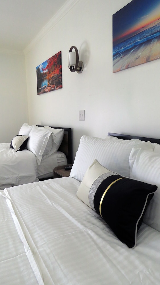 Standard room, 2 double bed, non-smoking photo 1
